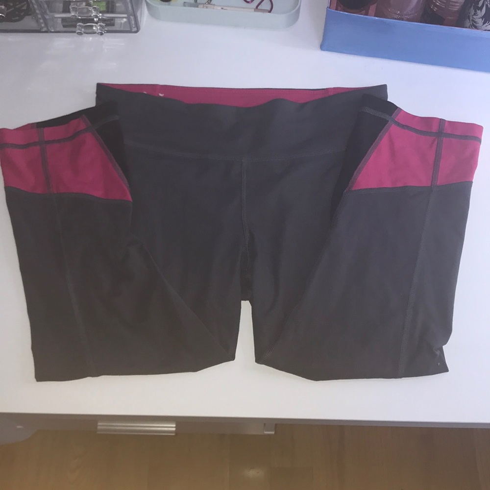 Grey athletic leggings